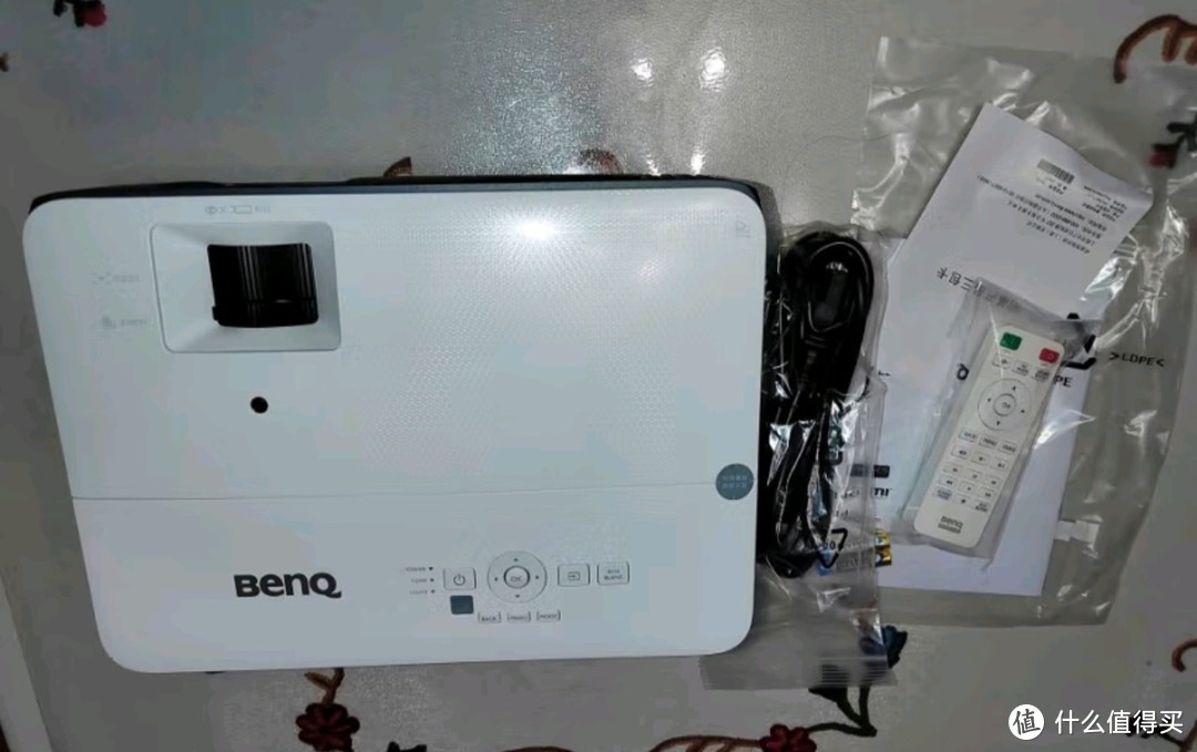 明基(BenQ)TK700 投影仪 投影仪家用 游戏投影 (4K超高清 3200流明 HDR 240Hz&4ms)