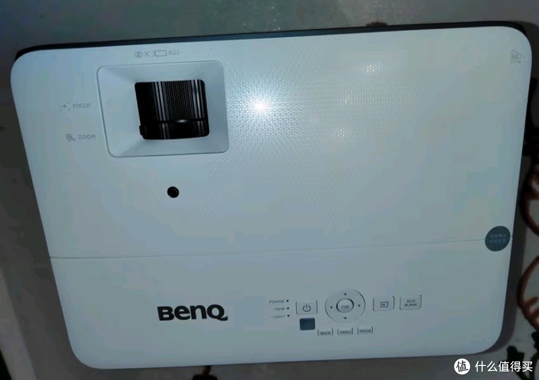 明基（BenQ）TK700 投影仪 投影仪家用 游戏投影 （4K超高清 3200流明 HDR 240Hz&4ms）
