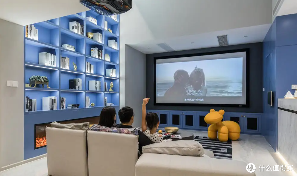 浅谈投影仪的性价比，家用投影仪选购是看参数还是看价格？